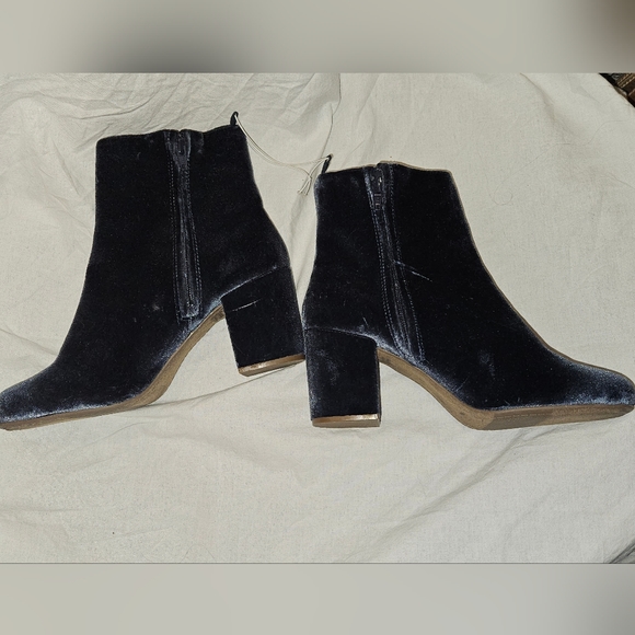 Velvet boots - Picture 9 of 9